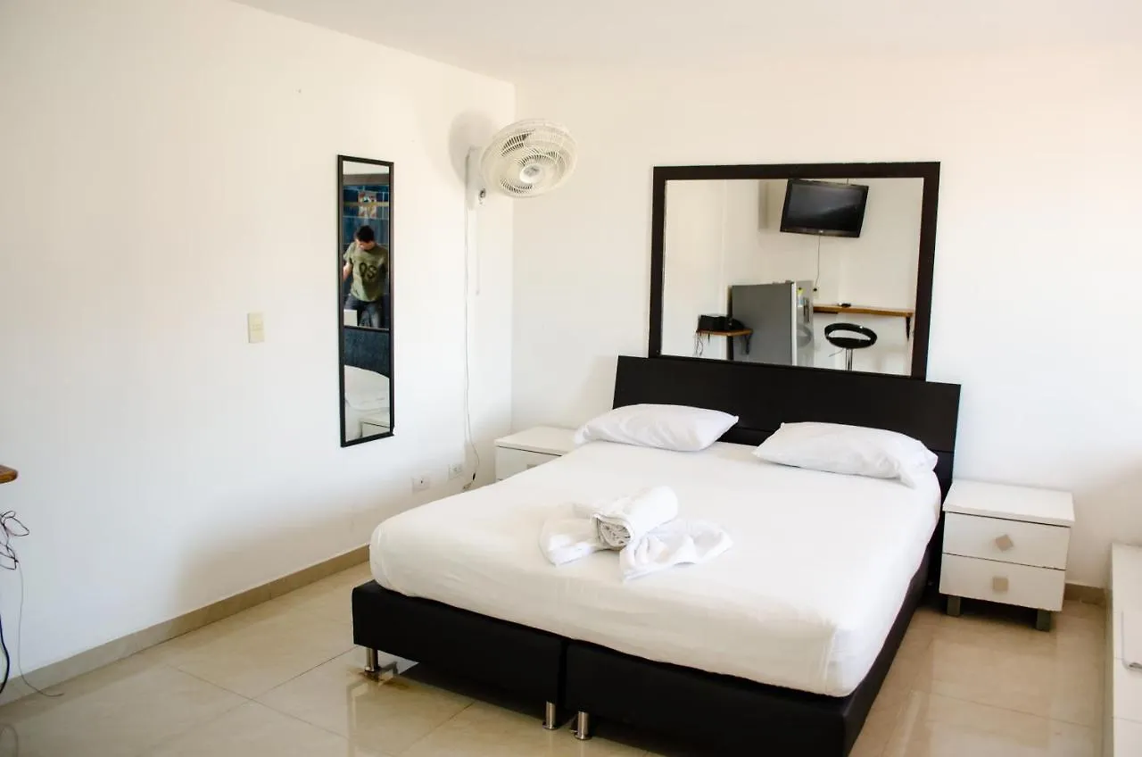 Apartahotel Acropolis Medellín 0*,